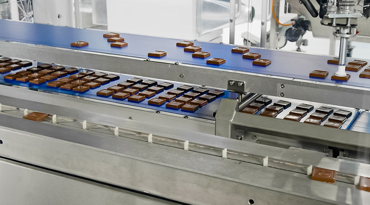 Packaging in the chocolate factory